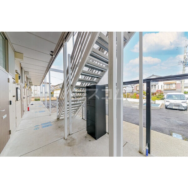 16/25 エントランス