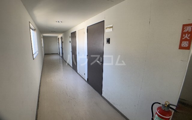 21/30 エントランス