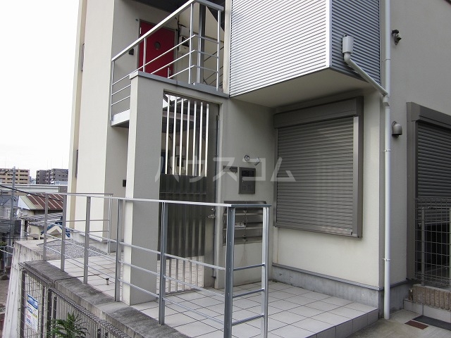 20/29 エントランス