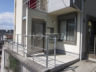 21/29 エントランス