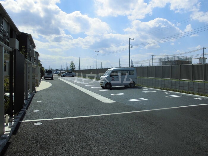23/30 駐車場
