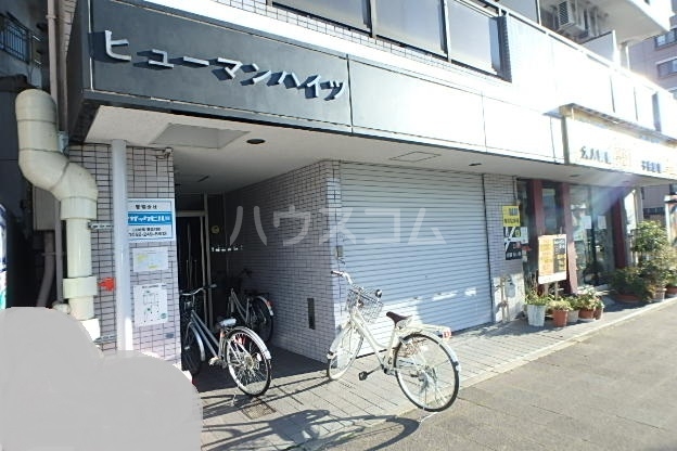 21/22 エントランス