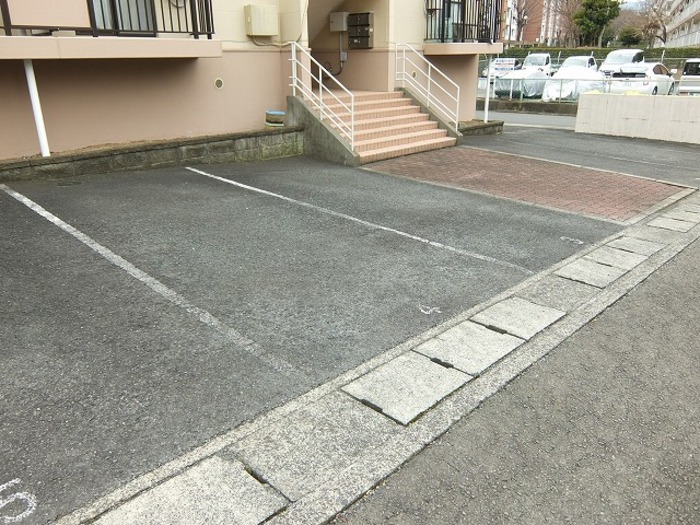 14/15 駐車場