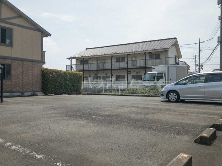 23/28 駐車場