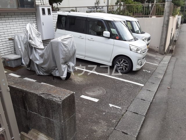 2/7 駐車場