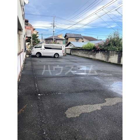 24/27 駐車場