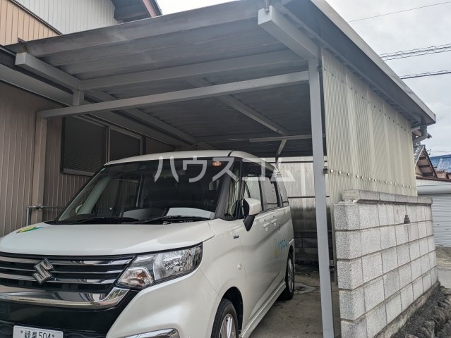 23/29 駐車場