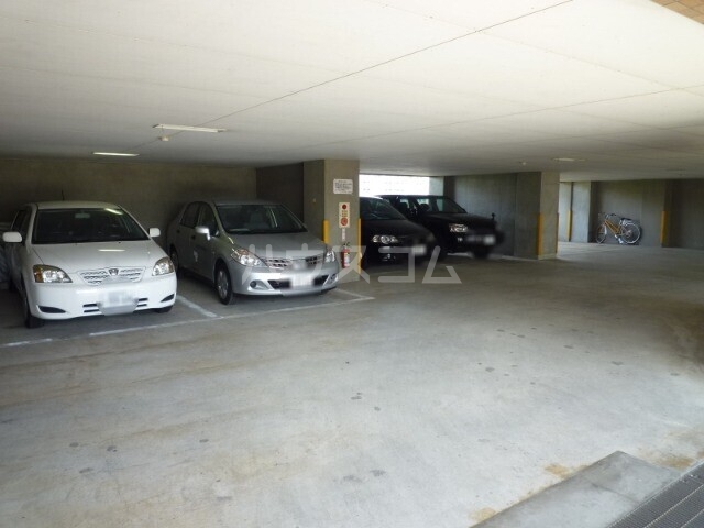 13/15 駐車場