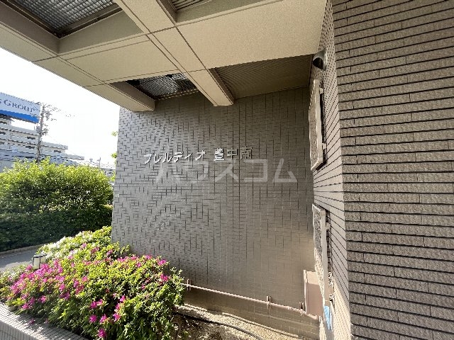 24/30 エントランス