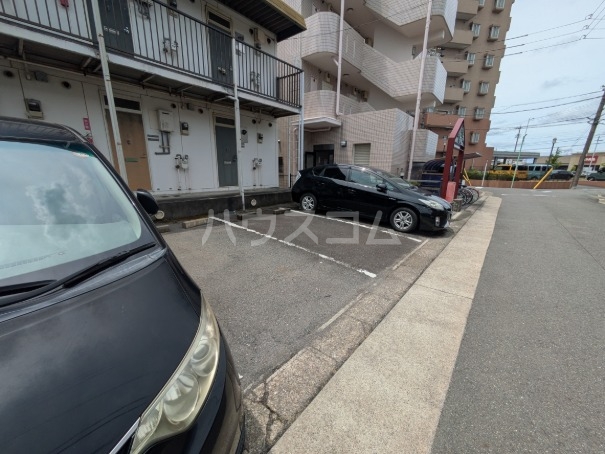 2/3 駐車場