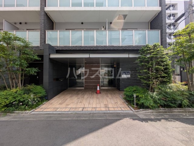 2/3 エントランス