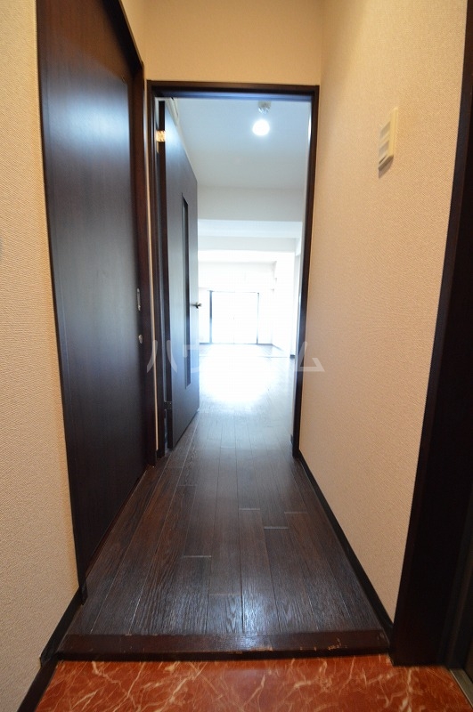 13/30 玄関
