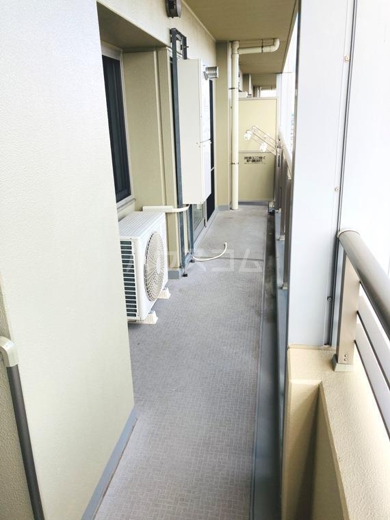 13/23 バルコニー