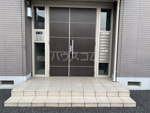 2/4 エントランス