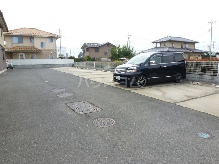 18/24 駐車場