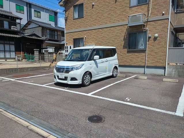 22/30 駐車場
