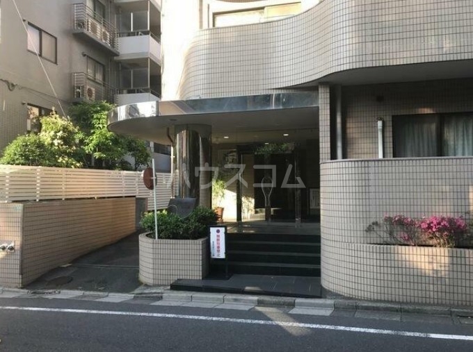 14/20 エントランス