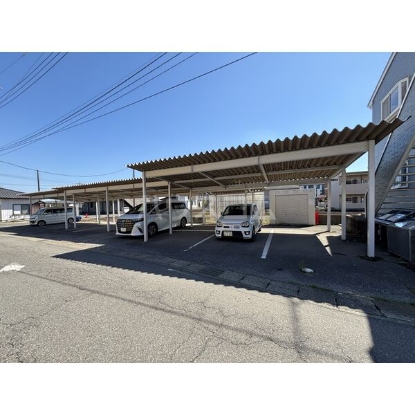 14/22 駐車場