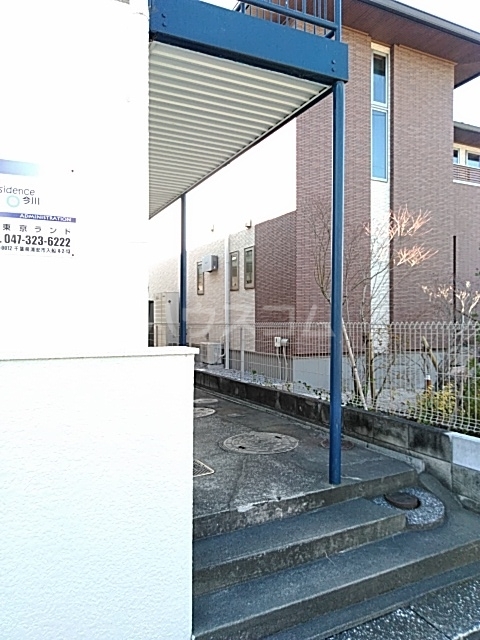 15/23 エントランス