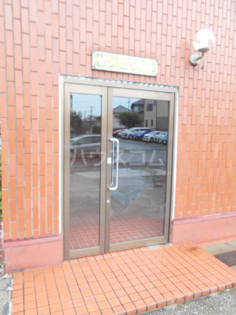 22/30 エントランス