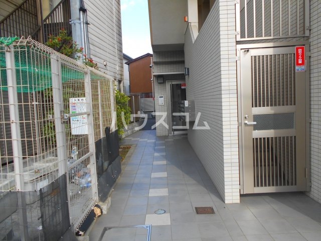 22/30 エントランス