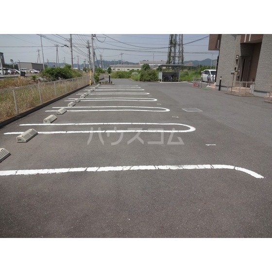 2/7 駐車場
