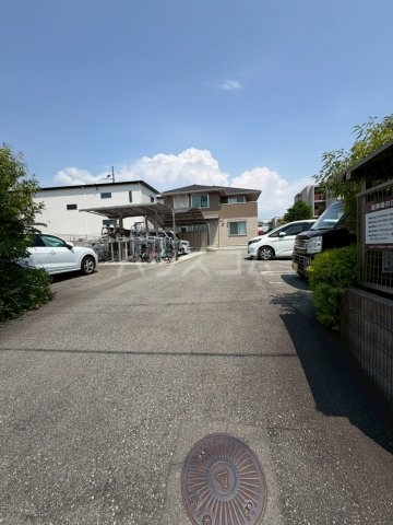 2/4 駐車場