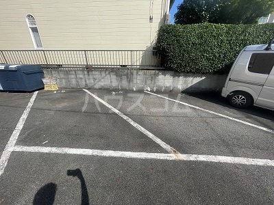 23/30 駐車場