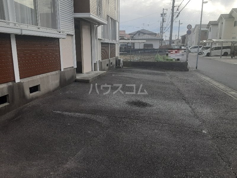 21/28 駐車場