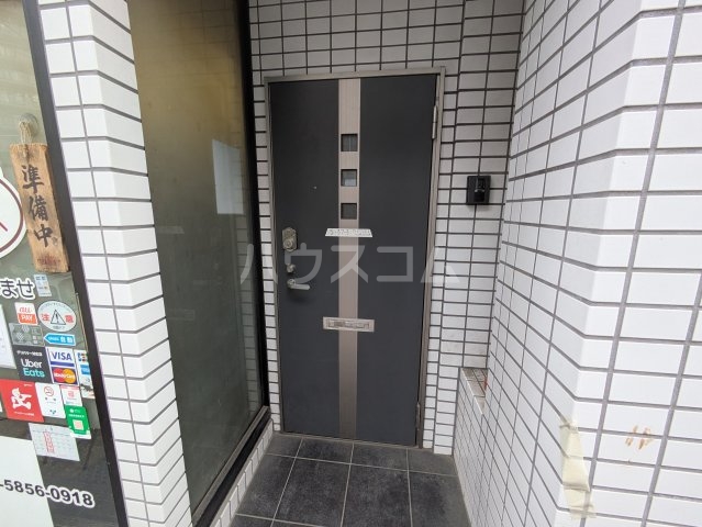 2/4 エントランス