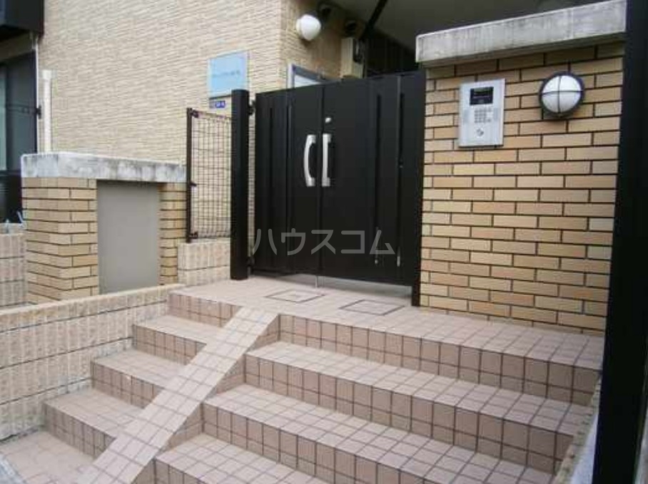 15/20 エントランス