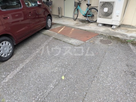 23/27 駐車場