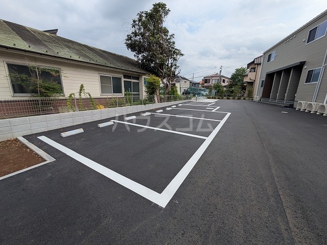 2/3 駐車場