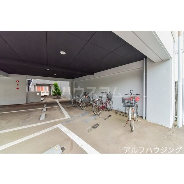 16/22 駐車場