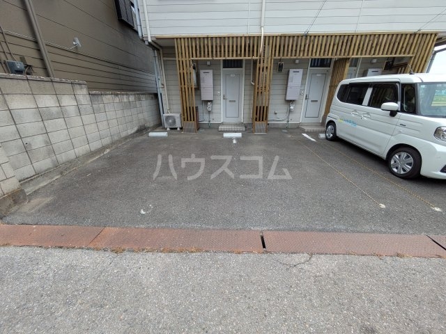 27/30 駐車場