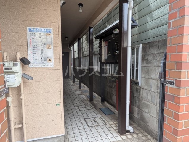 18/19 エントランス