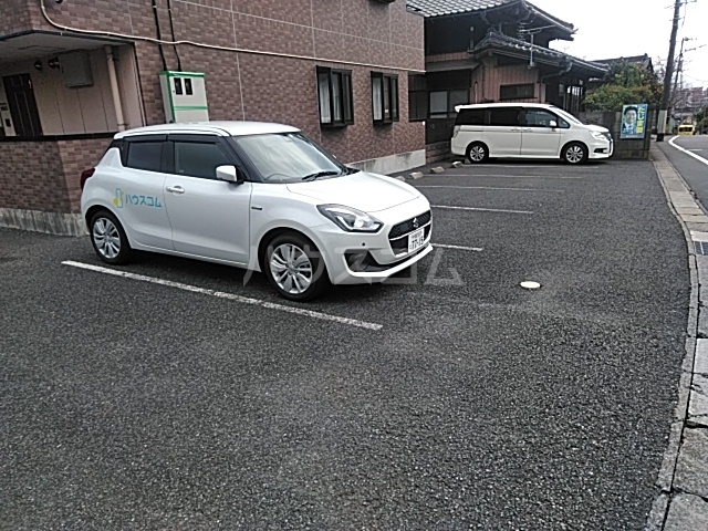 26/30 駐車場