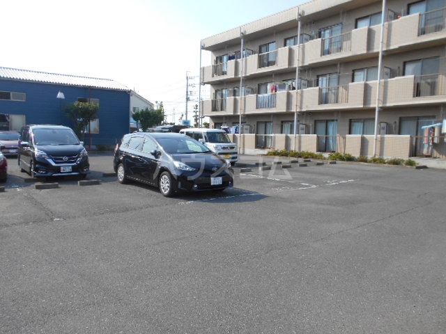 18/22 駐車場