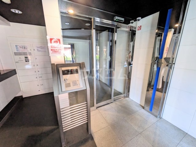 3/4 エントランス