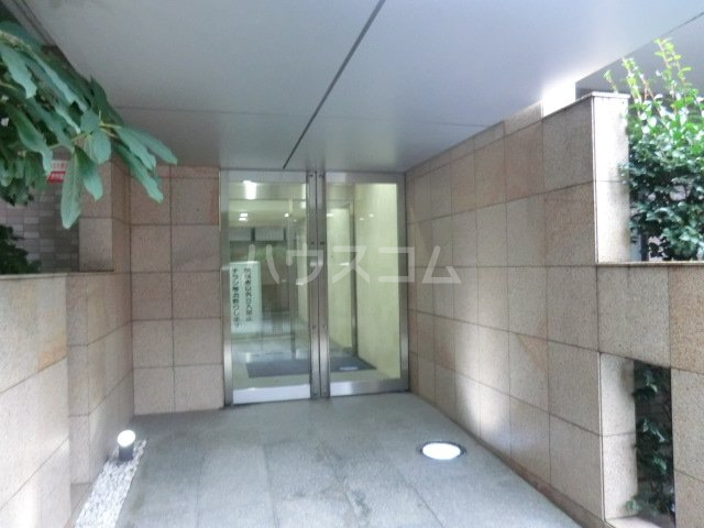 17/18 エントランス