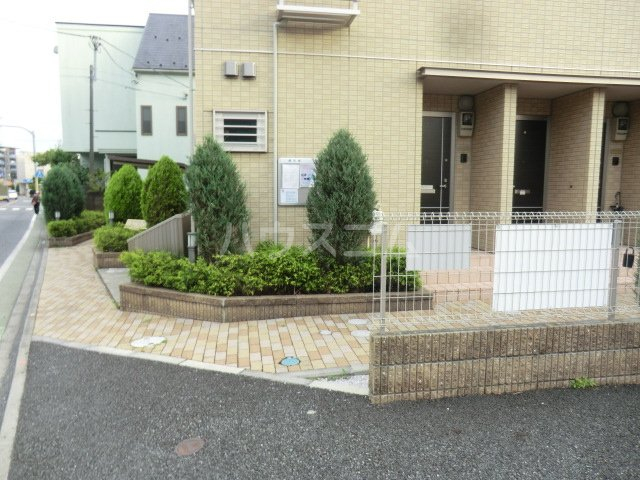 14/15 エントランス