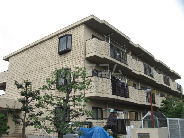 19/30 エントランス