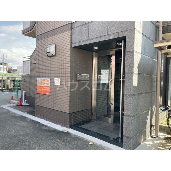 15/21 エントランス
