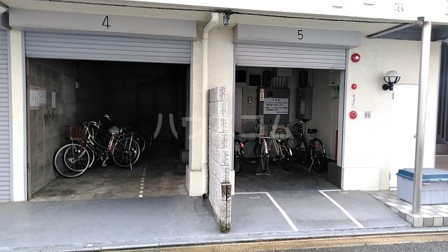 23/30 駐車場