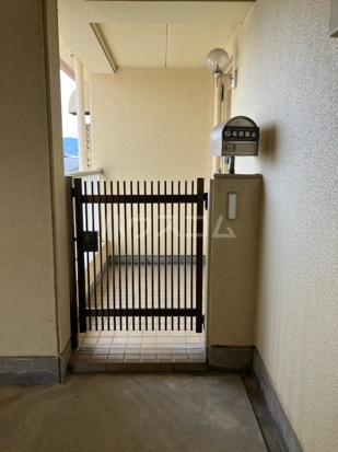 14/25 エントランス