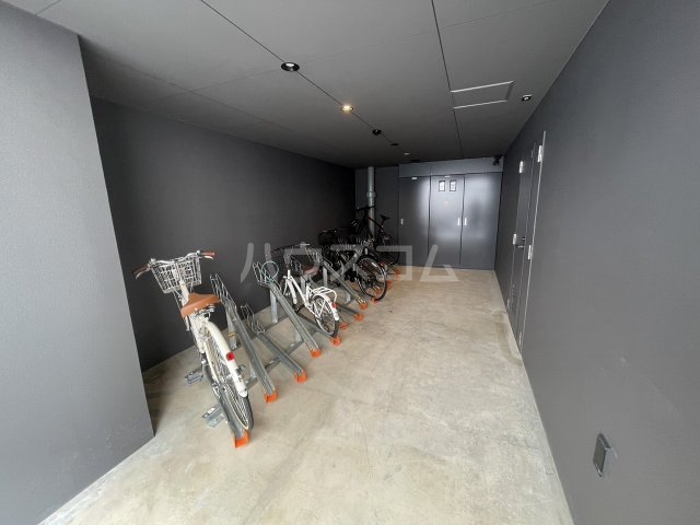 21/26 駐車場