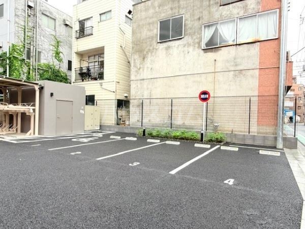 22/29 駐車場