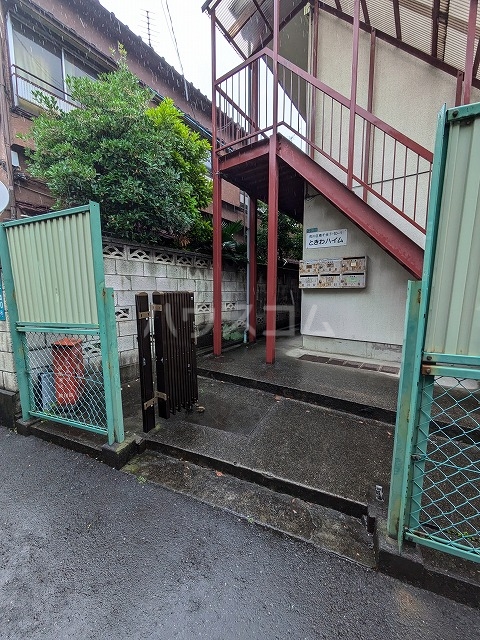 16/18 エントランス