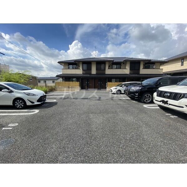 17/28 駐車場