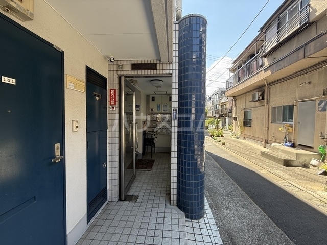 29/30 エントランス